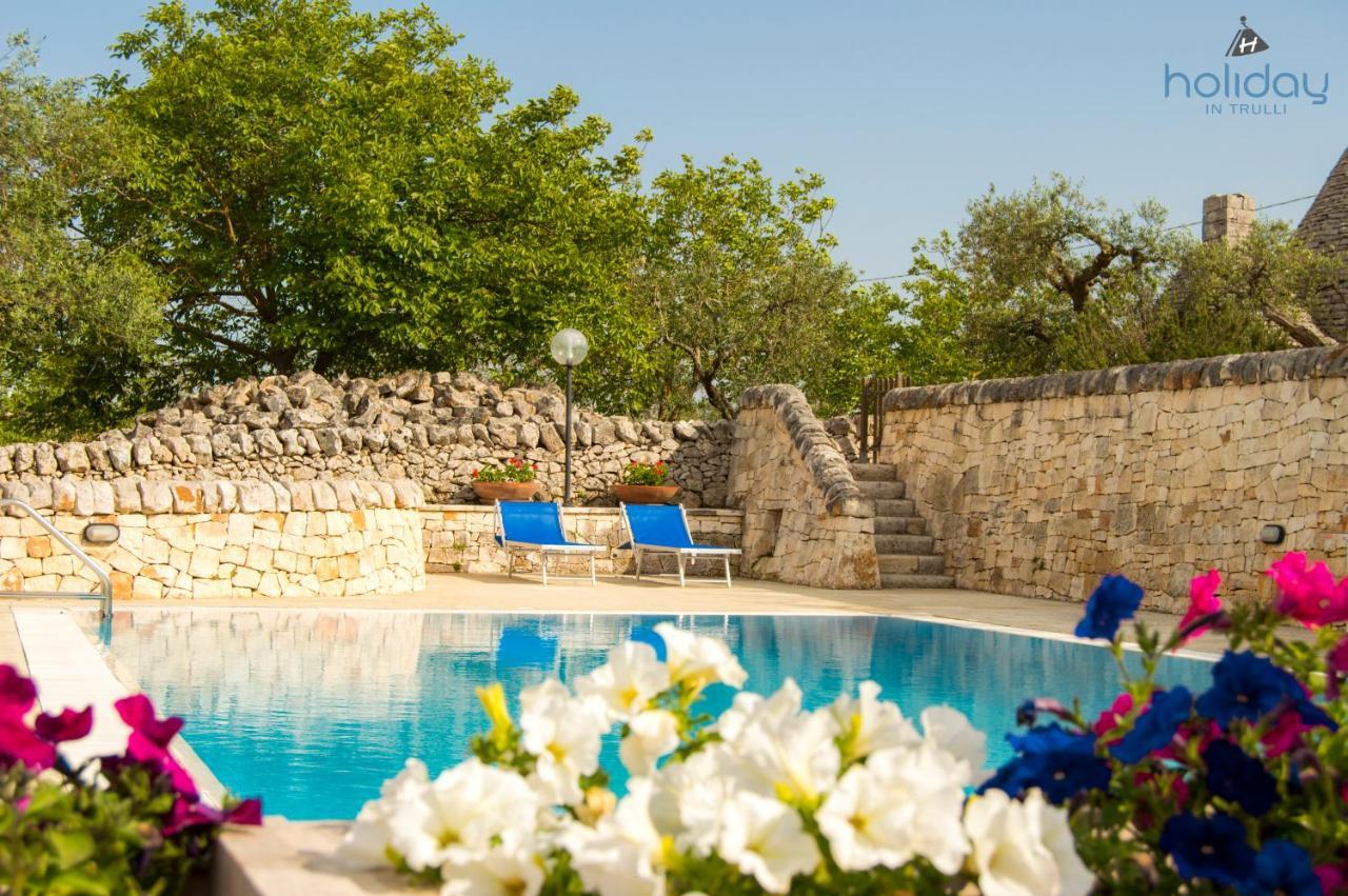 I Trulli Degli Ulivi Villa Locorotondo Luaran gambar